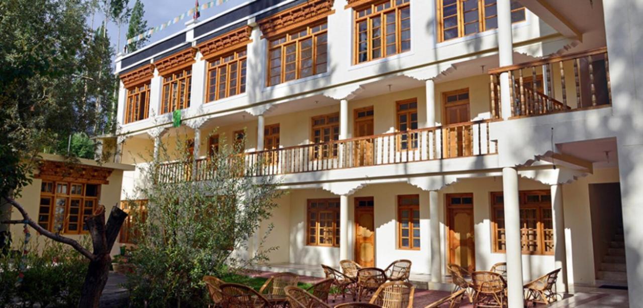 Barath Hotel & Guest House Leh Buitenkant foto