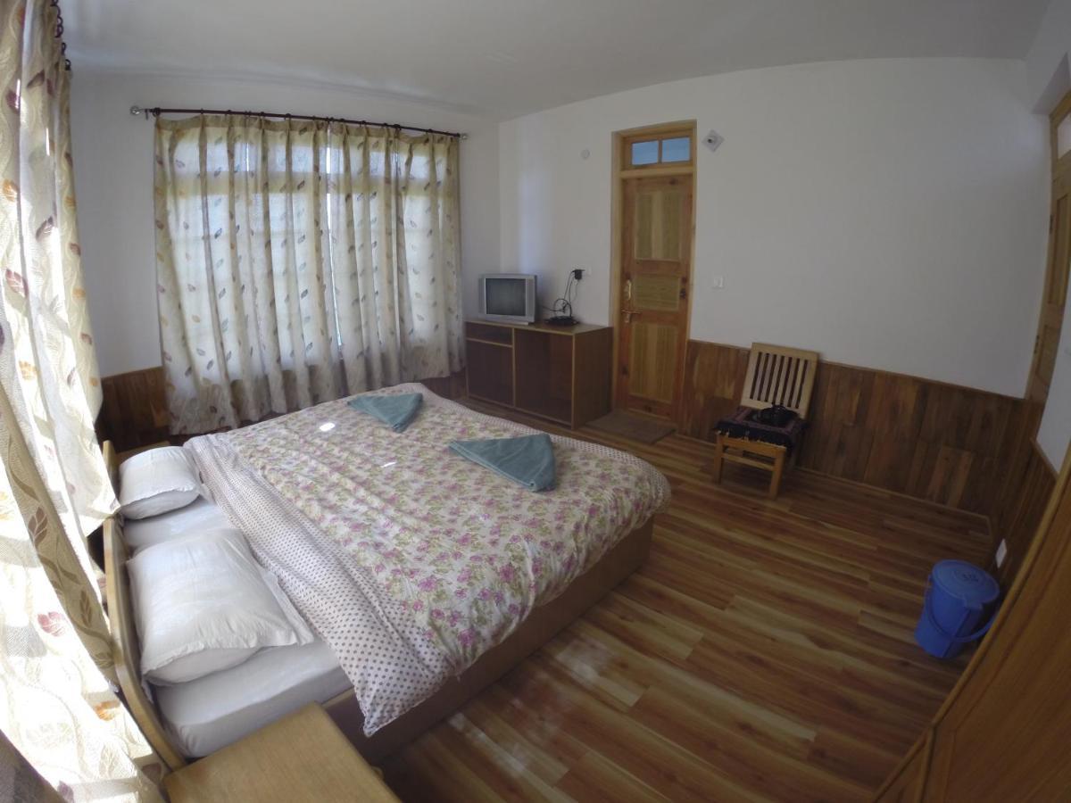 Barath Hotel & Guest House Leh Buitenkant foto