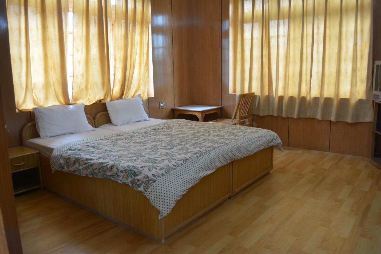 Barath Hotel & Guest House Leh Buitenkant foto