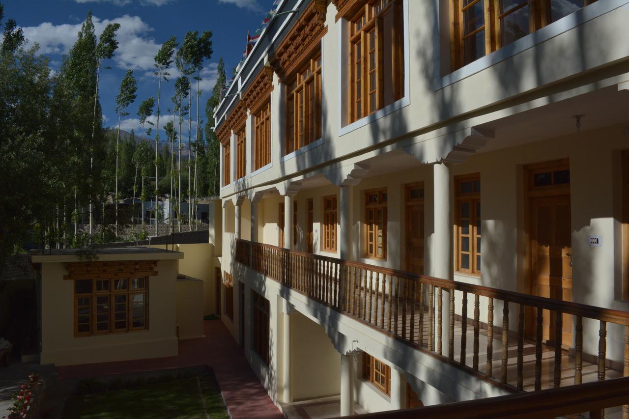 Barath Hotel & Guest House Leh Buitenkant foto